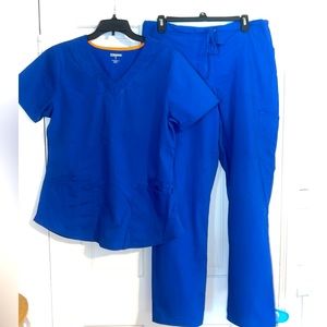 Scrub set for women. Royal blue. Size medium
